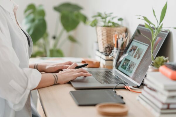 Your Workspace with Biophilic Designs: Connect with Nature in the Concrete Jungle!